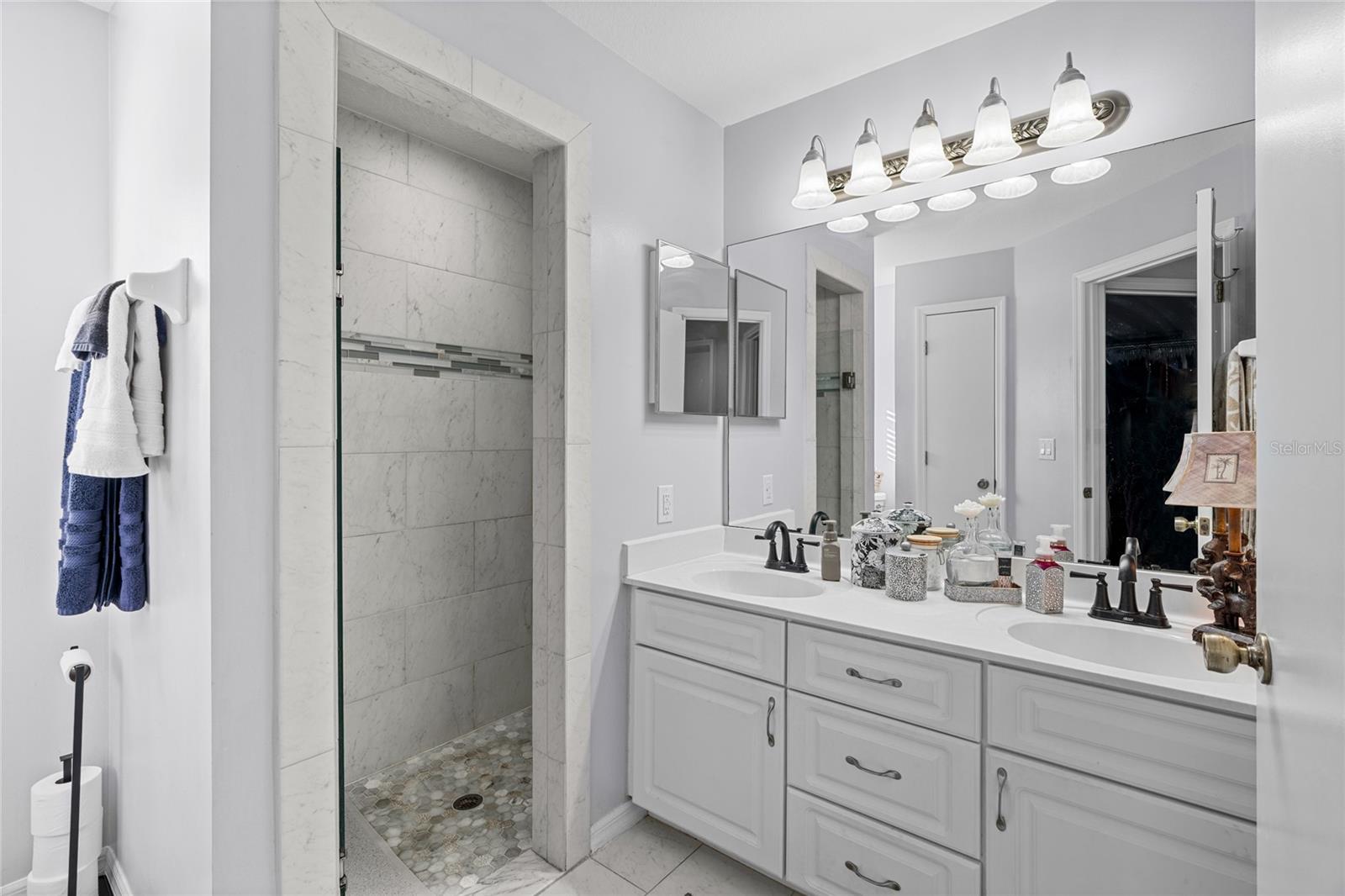 Image 21 of 47 For 3360 2nd Court