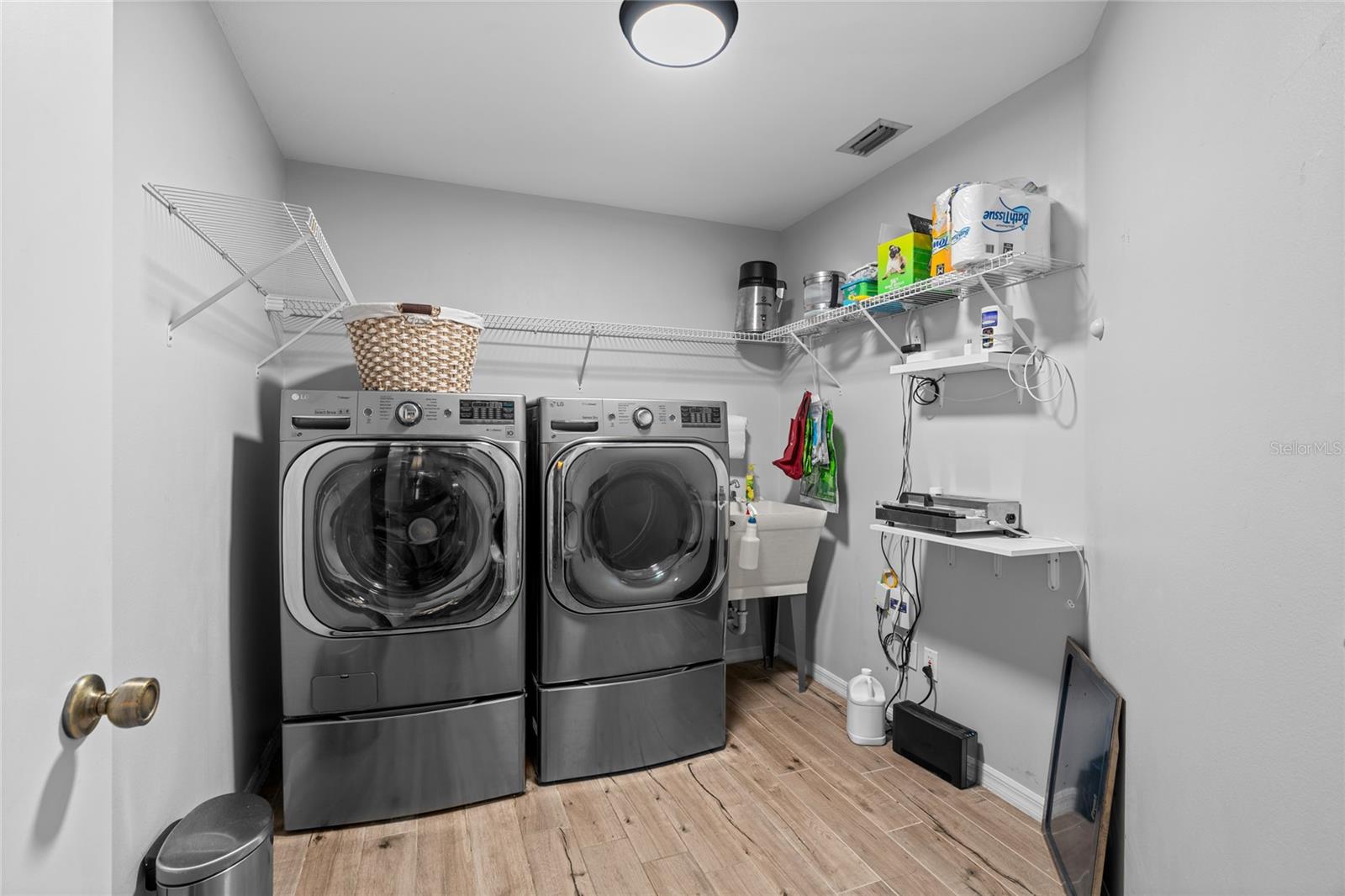 Image 32 of 47 For 3360 2nd Court