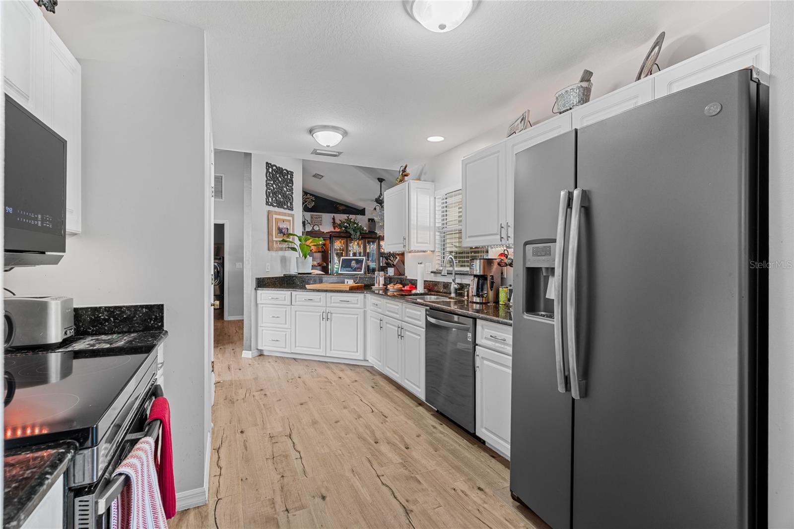 Image 7 of 47 For 3360 2nd Court