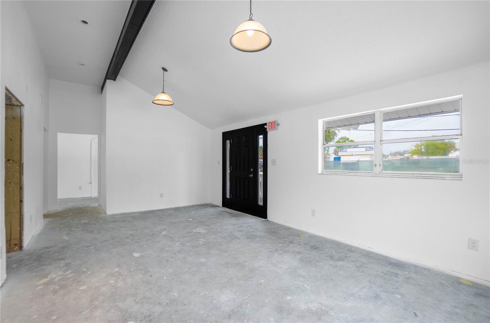 Image 11 of 47 For 708 6th Street