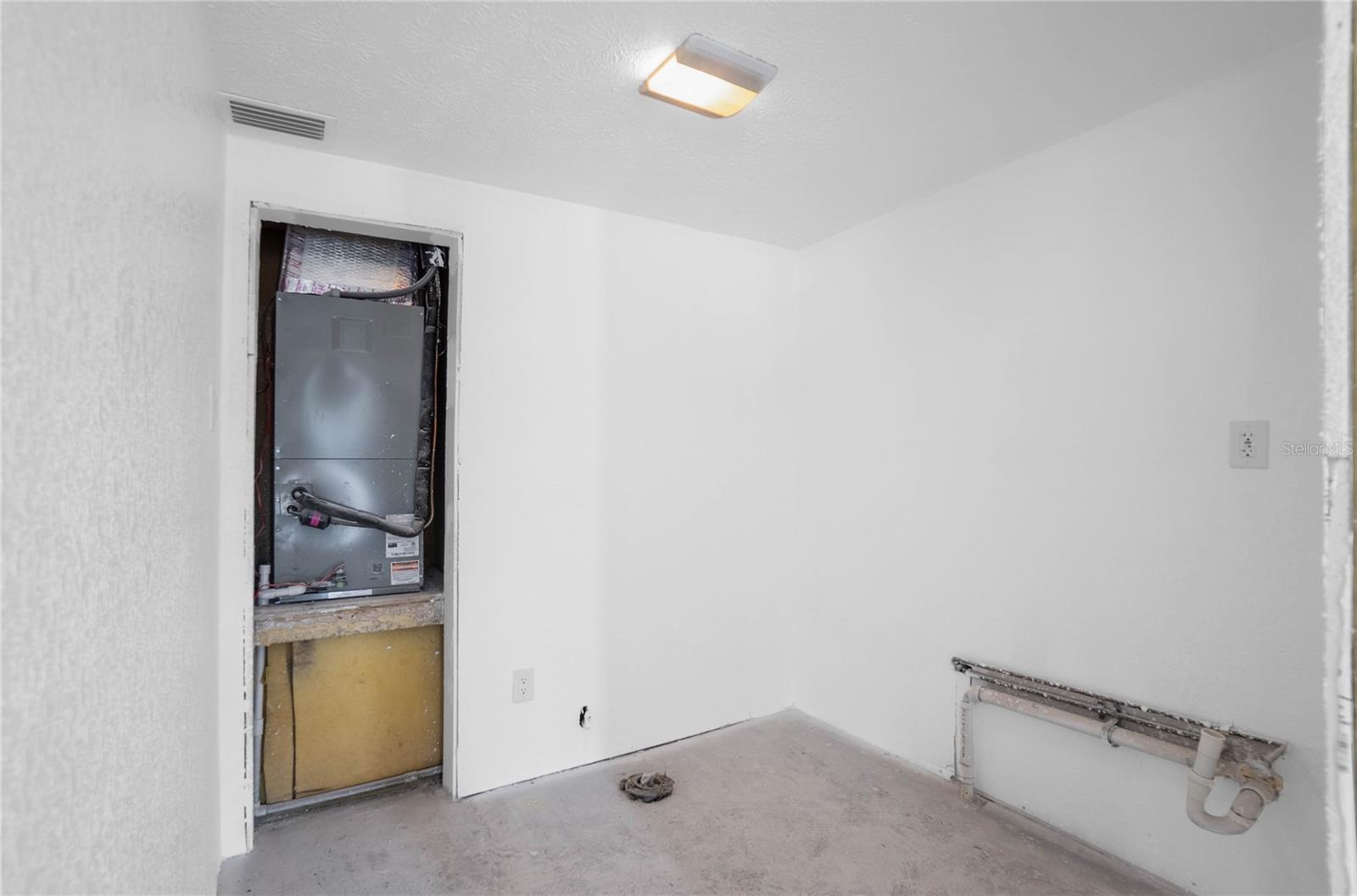 Image 15 of 47 For 708 6th Street