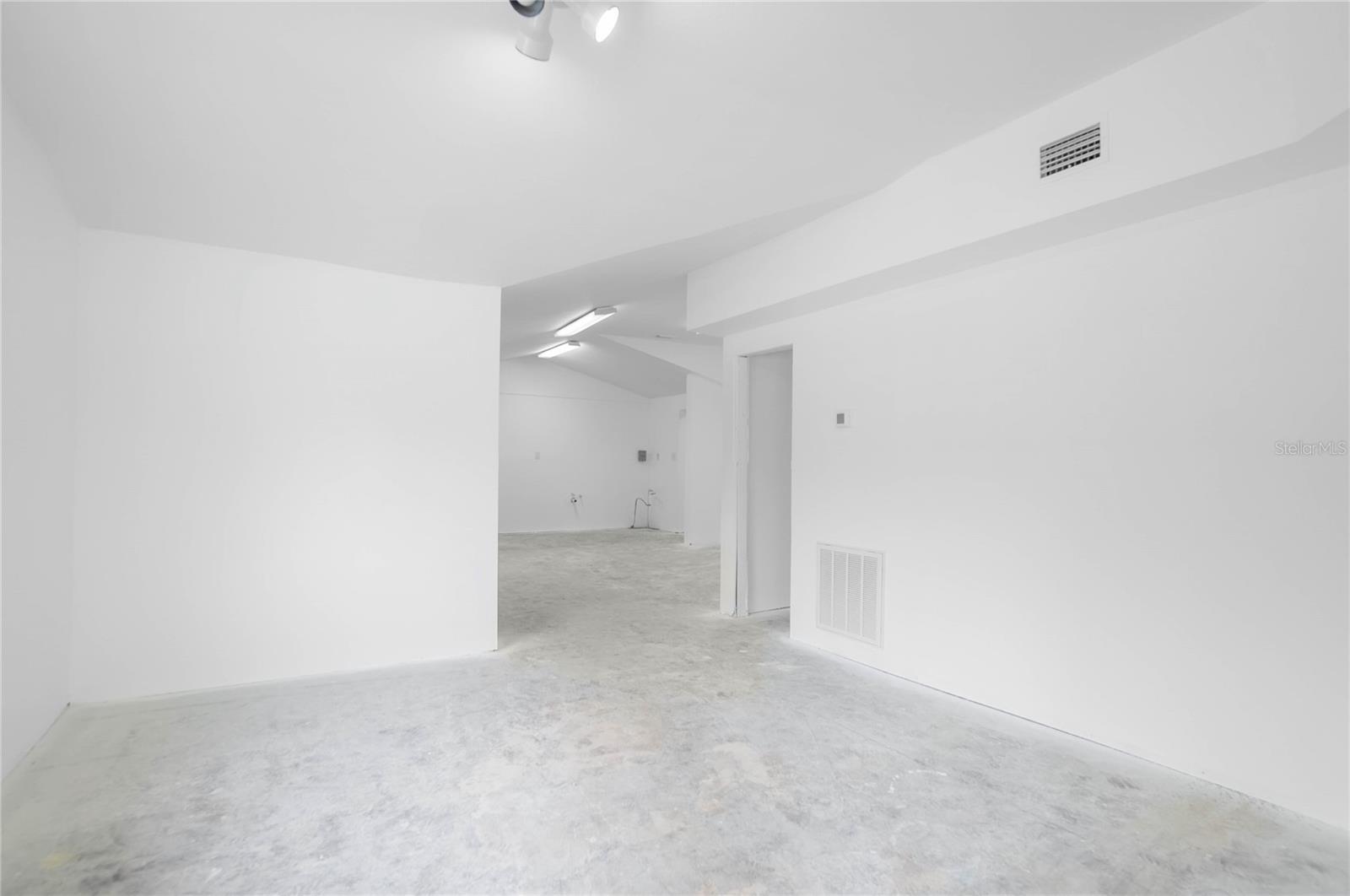 Image 16 of 47 For 708 6th Street