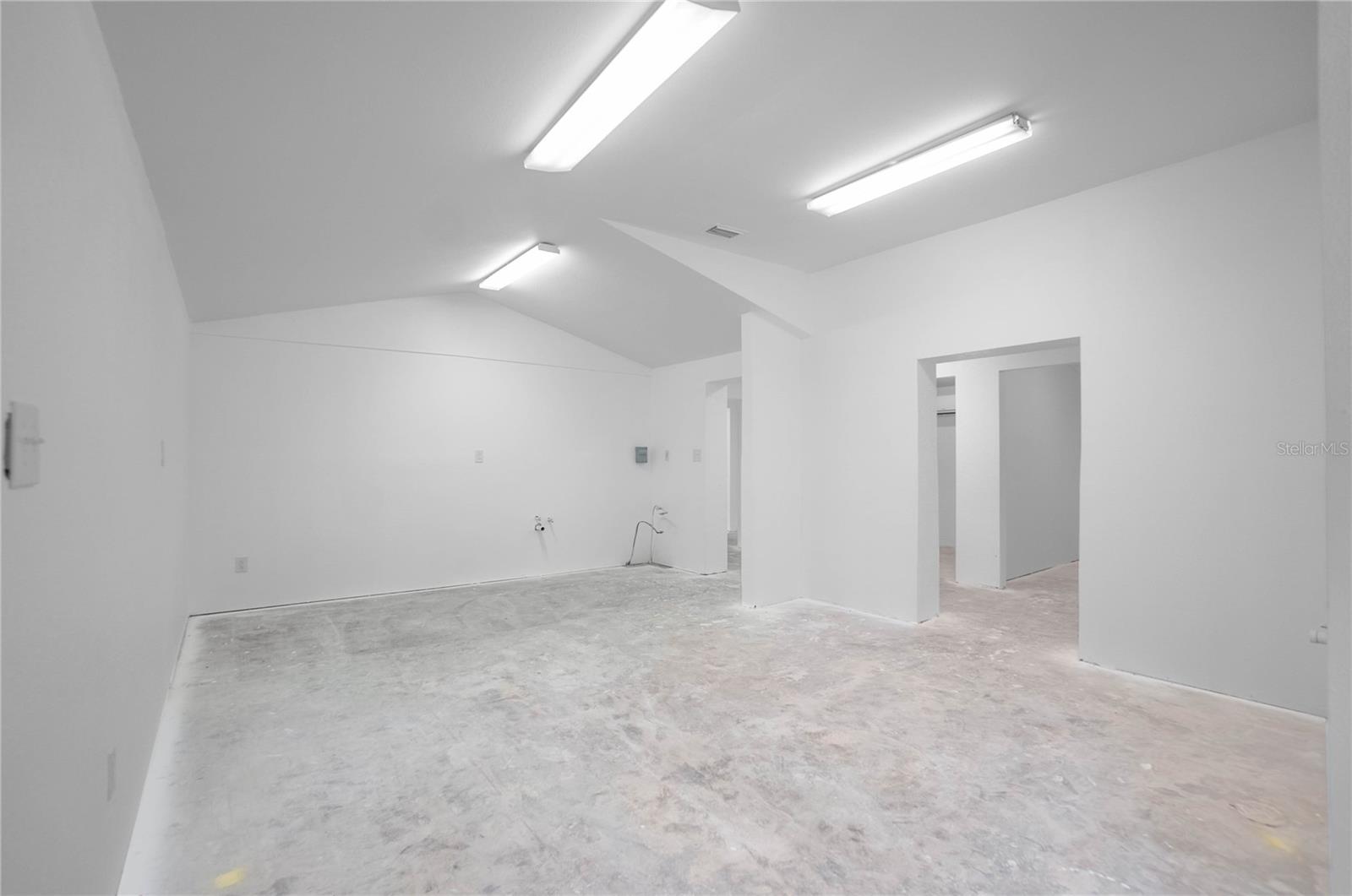 Image 19 of 47 For 708 6th Street