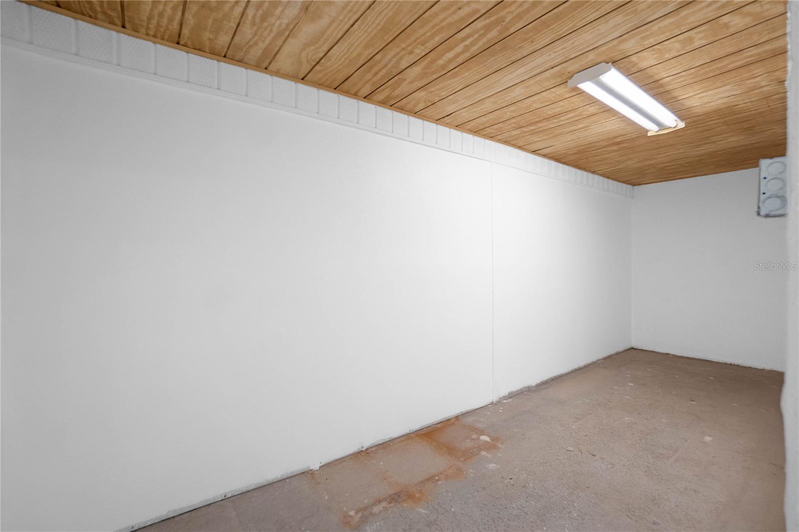 Image 24 of 47 For 708 6th Street