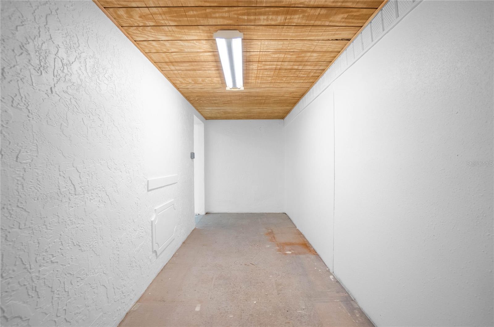 Image 25 of 47 For 708 6th Street