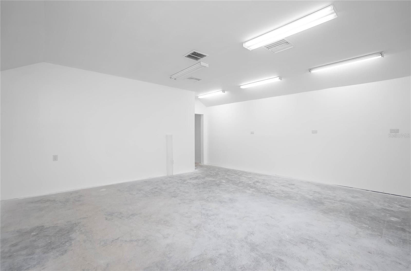 Image 27 of 47 For 708 6th Street