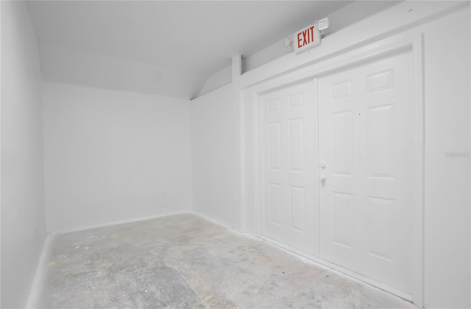 Image 31 of 47 For 708 6th Street