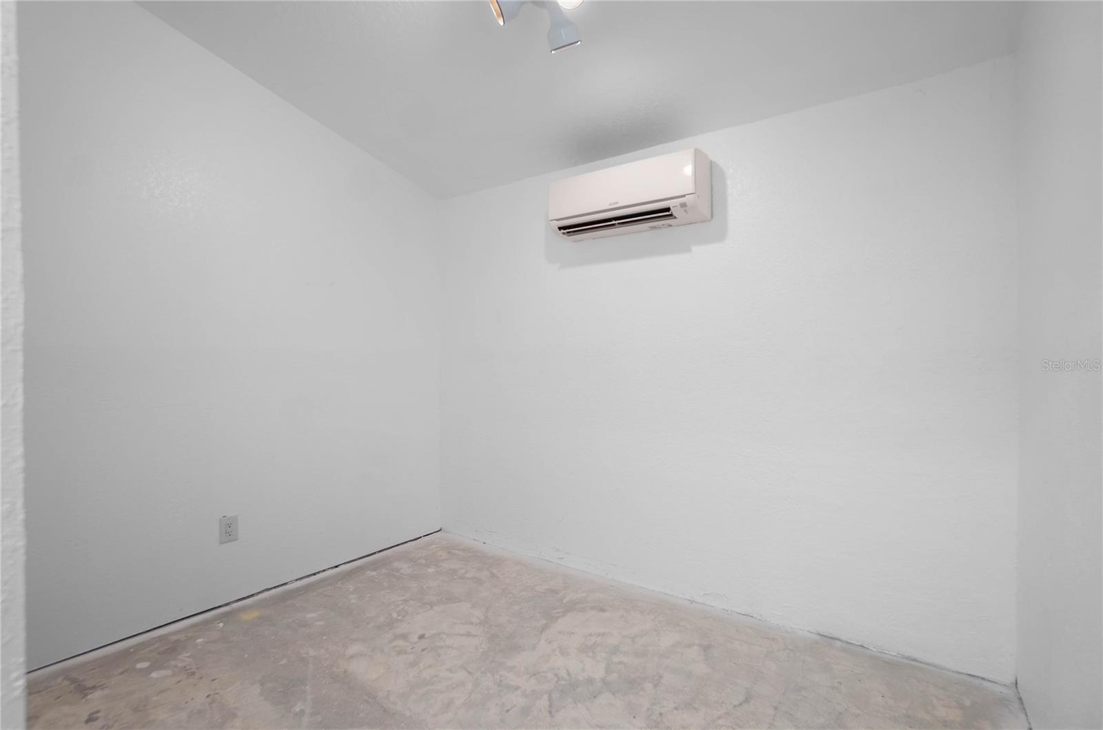 Image 34 of 47 For 708 6th Street