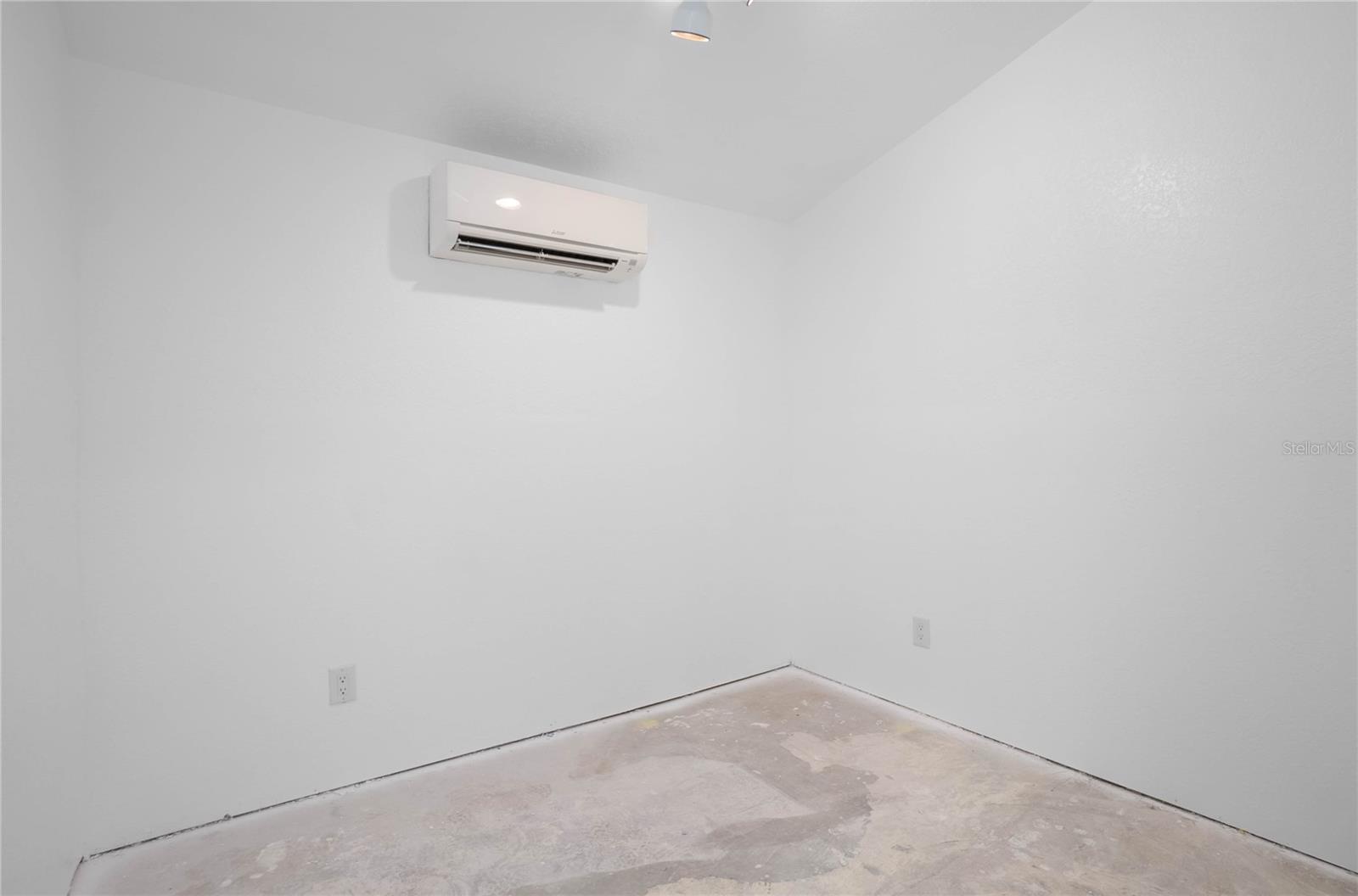 Image 35 of 47 For 708 6th Street