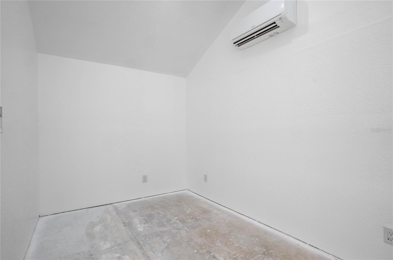 Image 36 of 47 For 708 6th Street