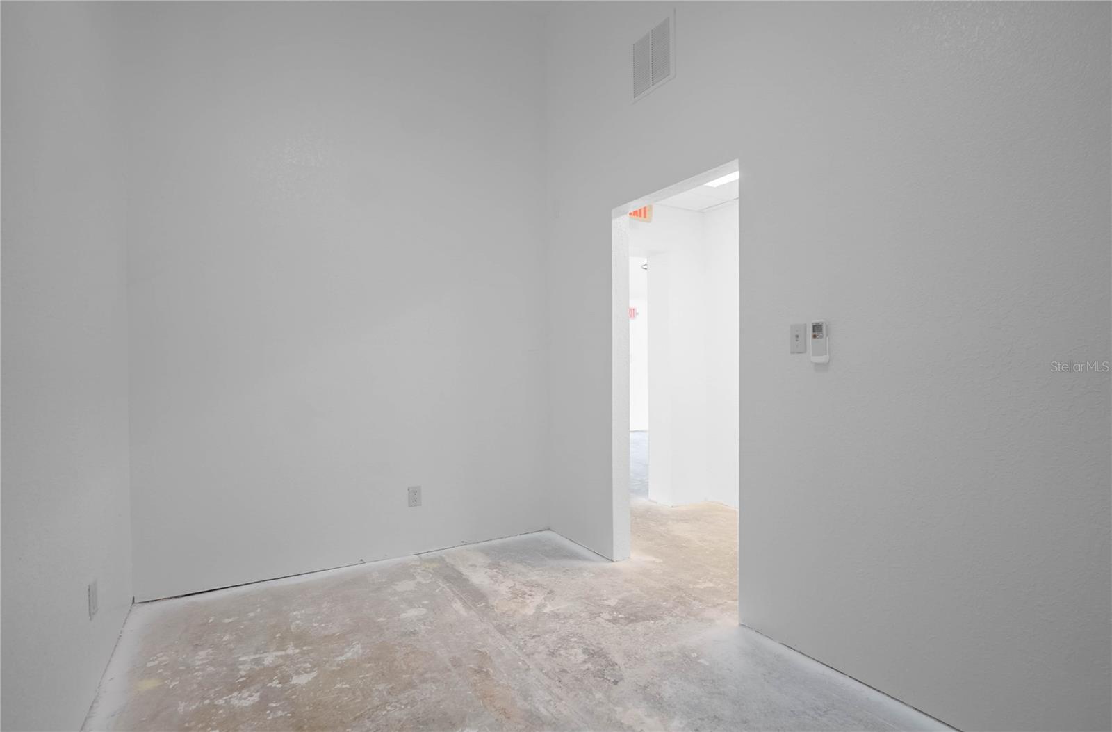 Image 37 of 47 For 708 6th Street