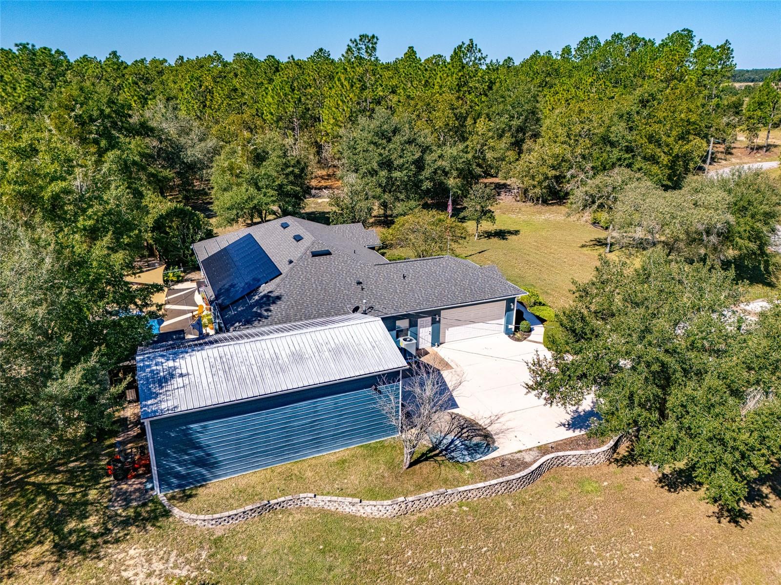 Image 12 of 53 For 18417 66th Loop