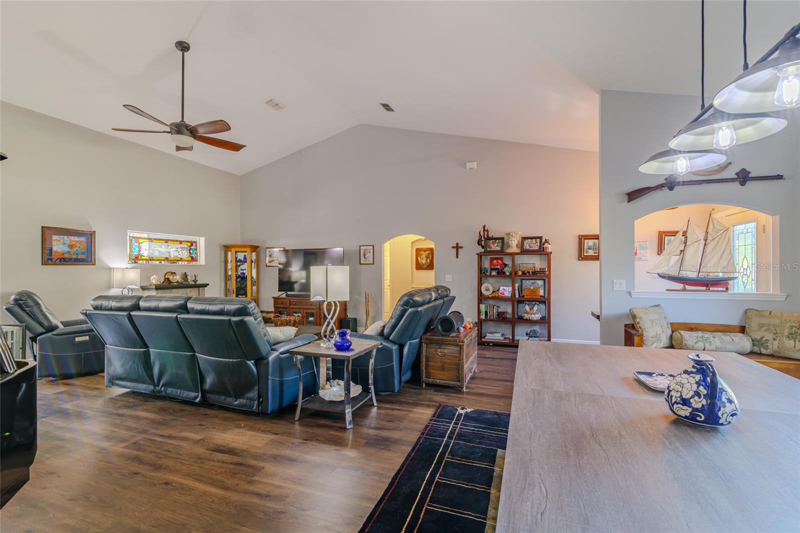 Image 16 of 53 For 18417 66th Loop