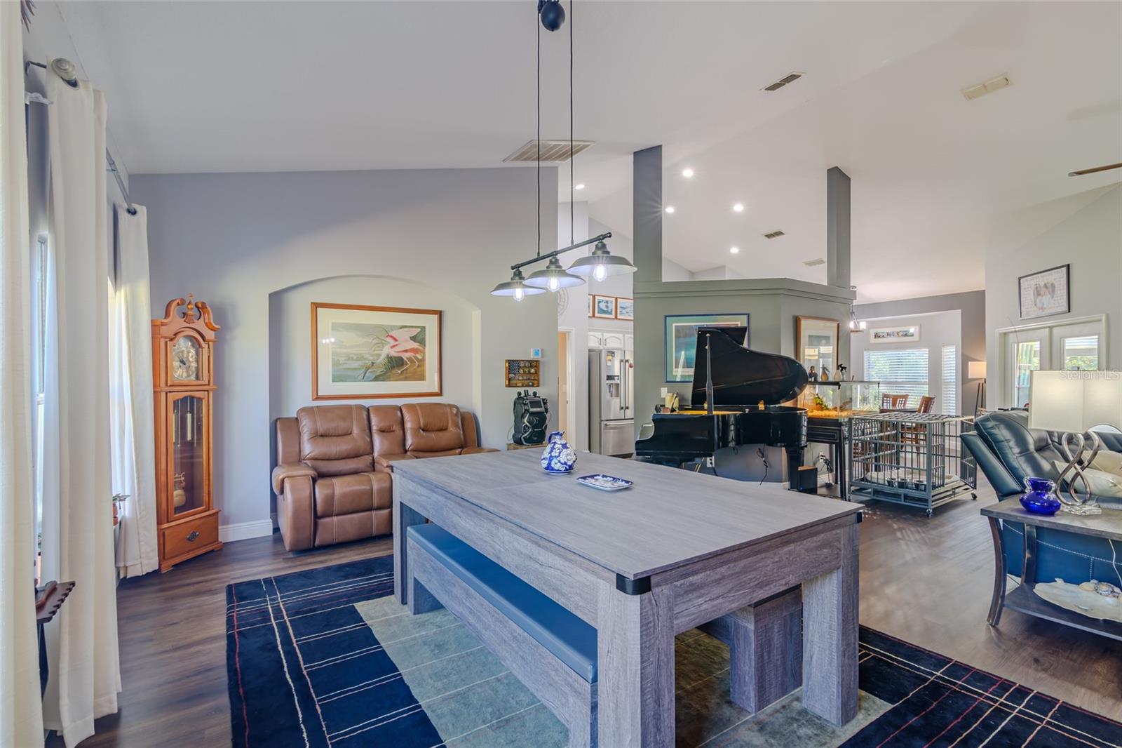 Image 17 of 53 For 18417 66th Loop