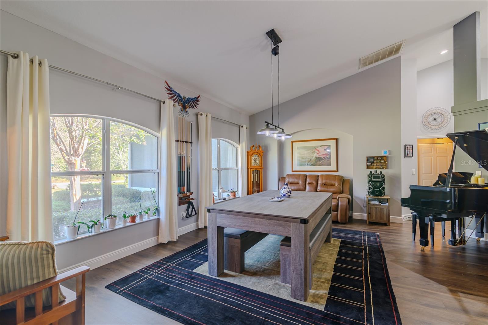 Image 18 of 53 For 18417 66th Loop