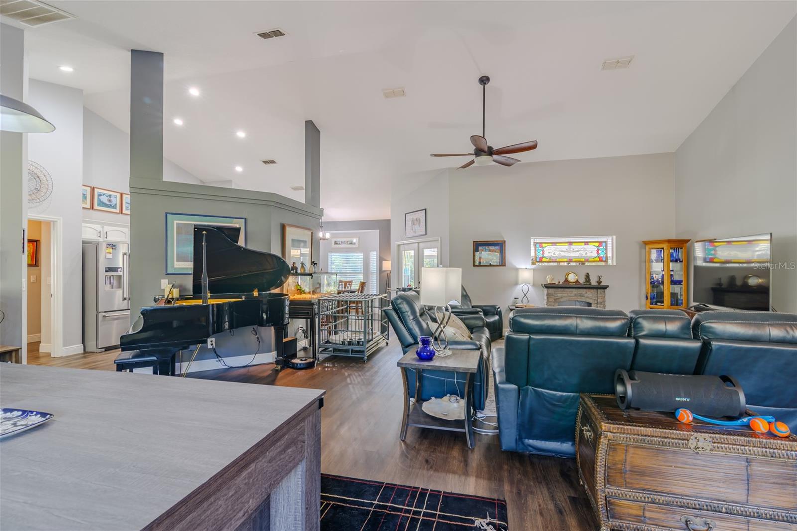 Image 24 of 53 For 18417 66th Loop