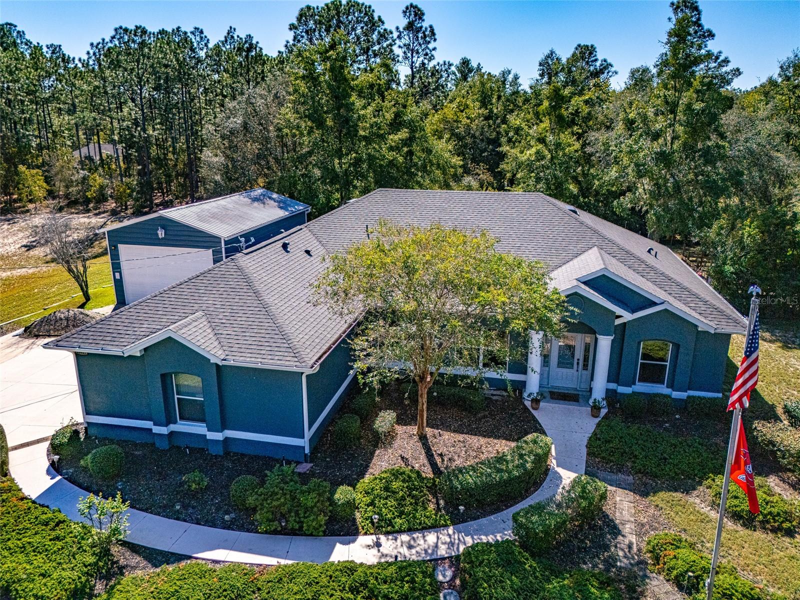 Image 4 of 53 For 18417 66th Loop