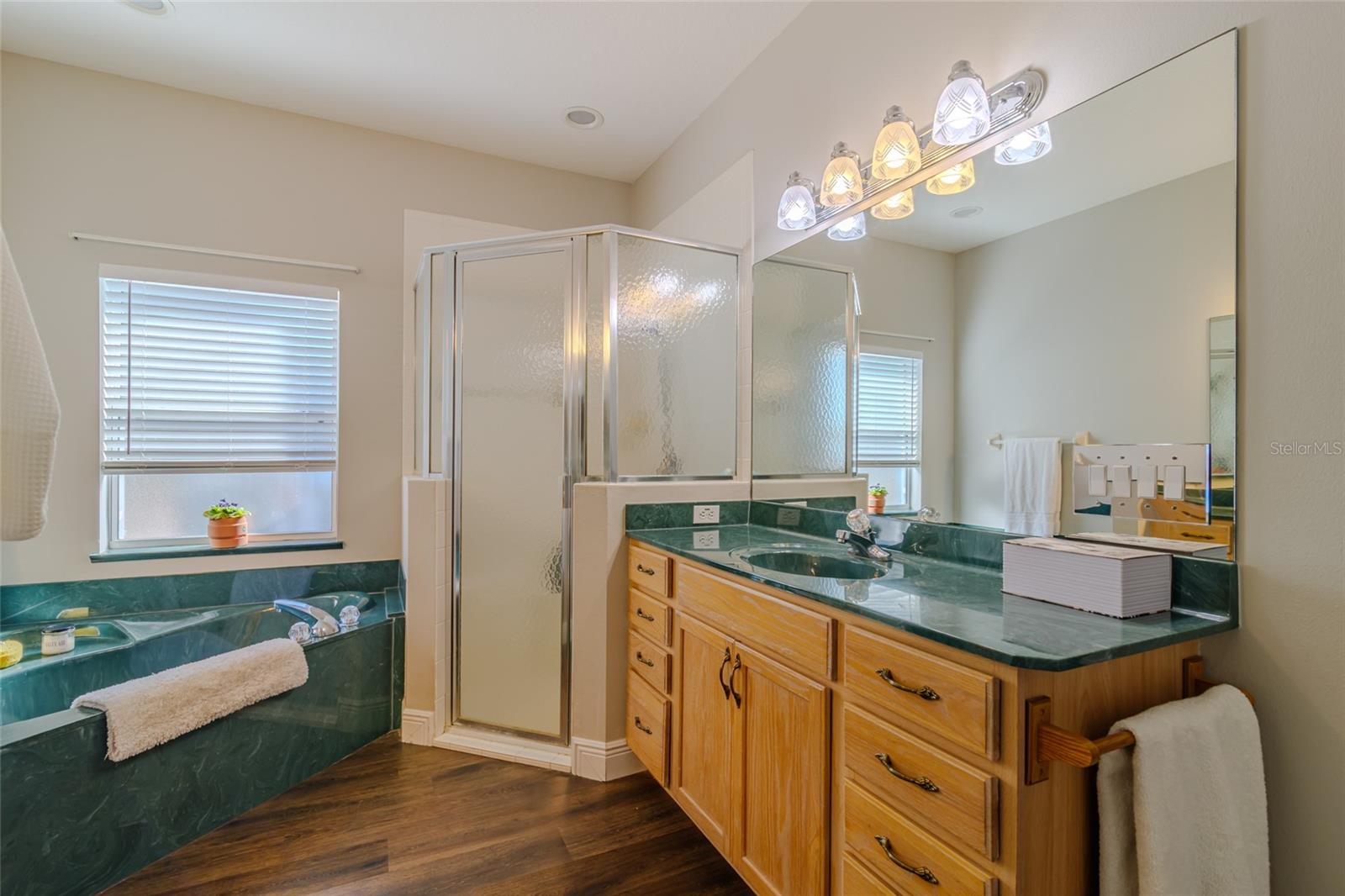 Image 40 of 53 For 18417 66th Loop