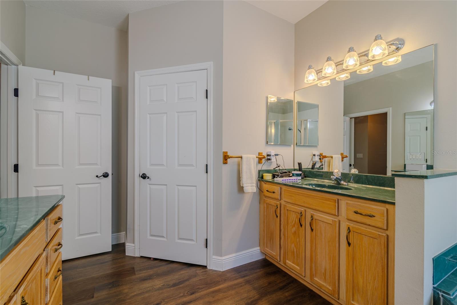 Image 41 of 53 For 18417 66th Loop