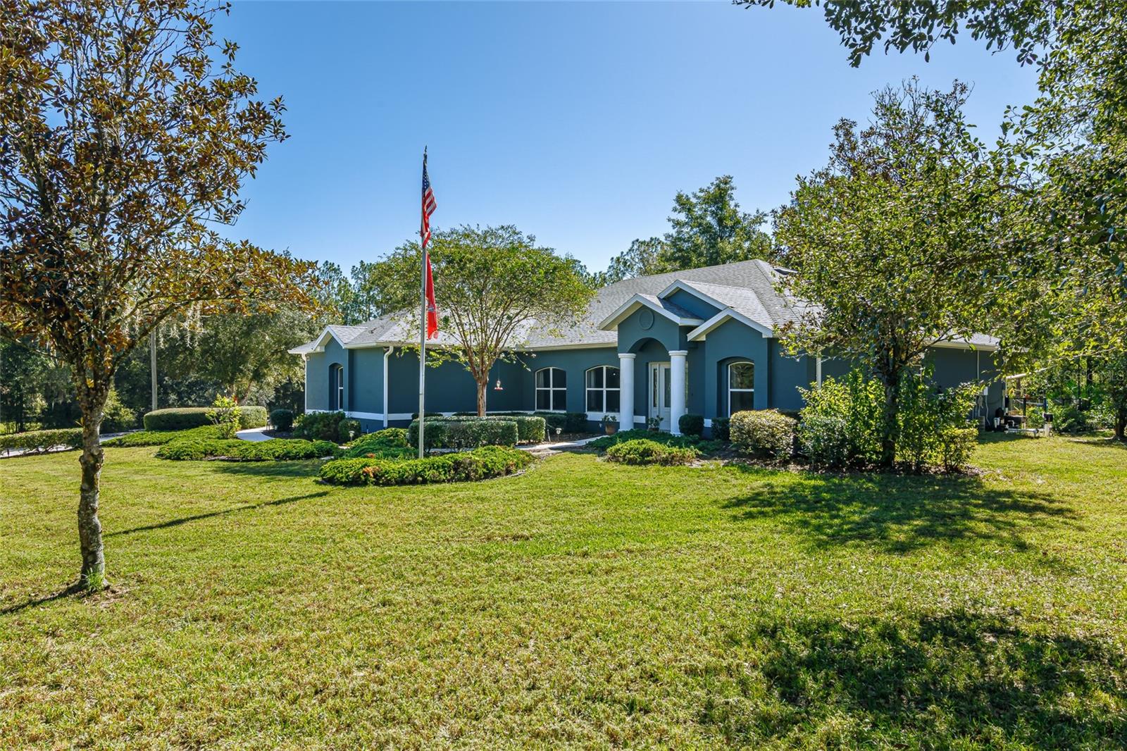 Image 6 of 53 For 18417 66th Loop