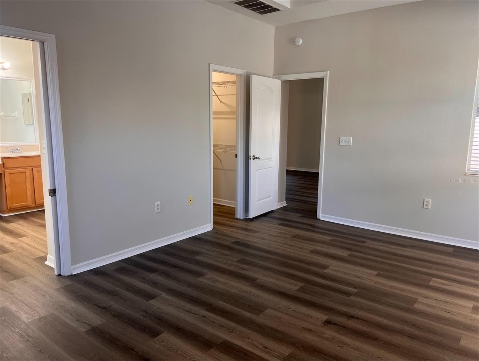 Image 12 of 26 For 1123 Napolean Way