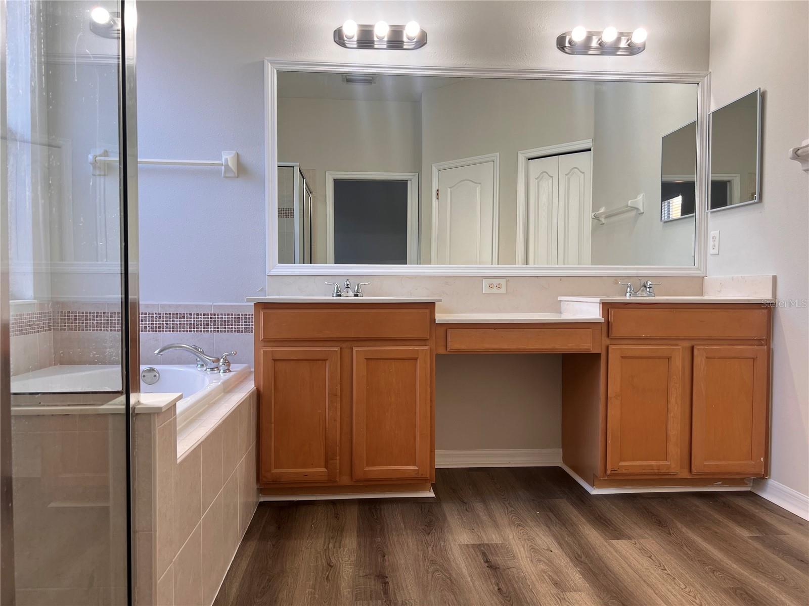 Image 14 of 26 For 1123 Napolean Way