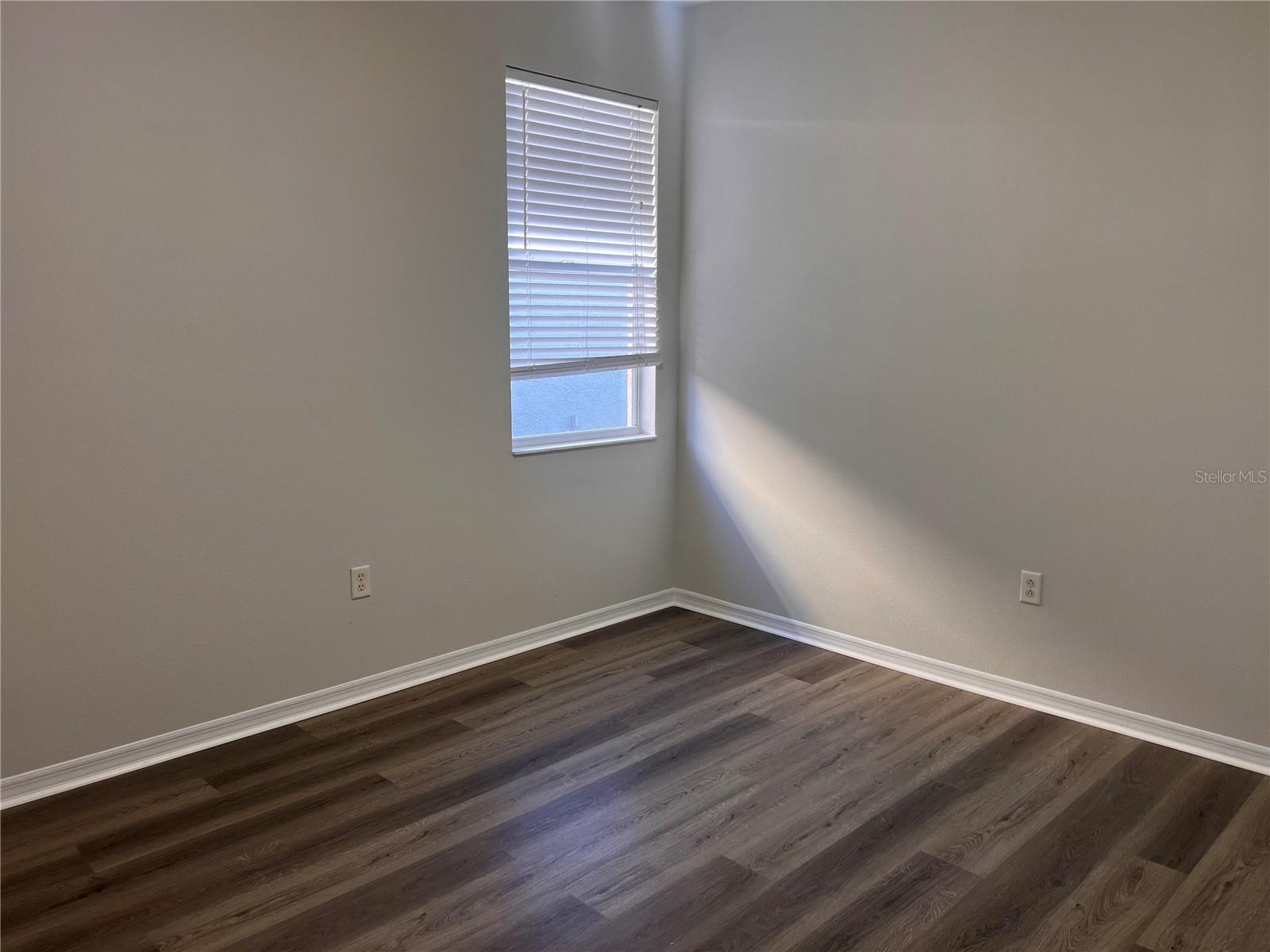Image 22 of 26 For 1123 Napolean Way