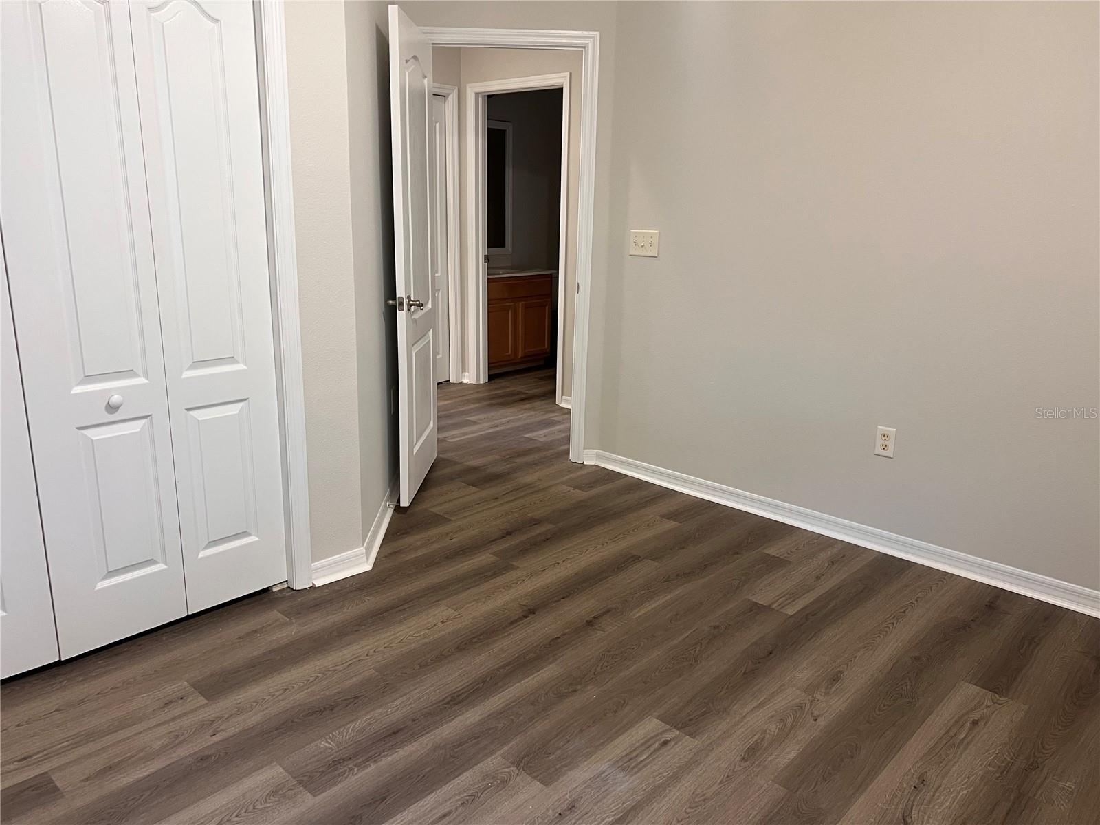 Image 23 of 26 For 1123 Napolean Way