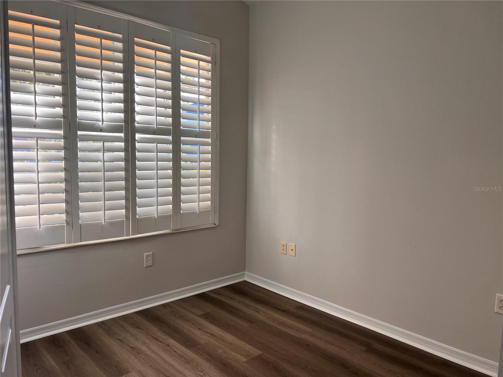 Image 4 of 26 For 1123 Napolean Way