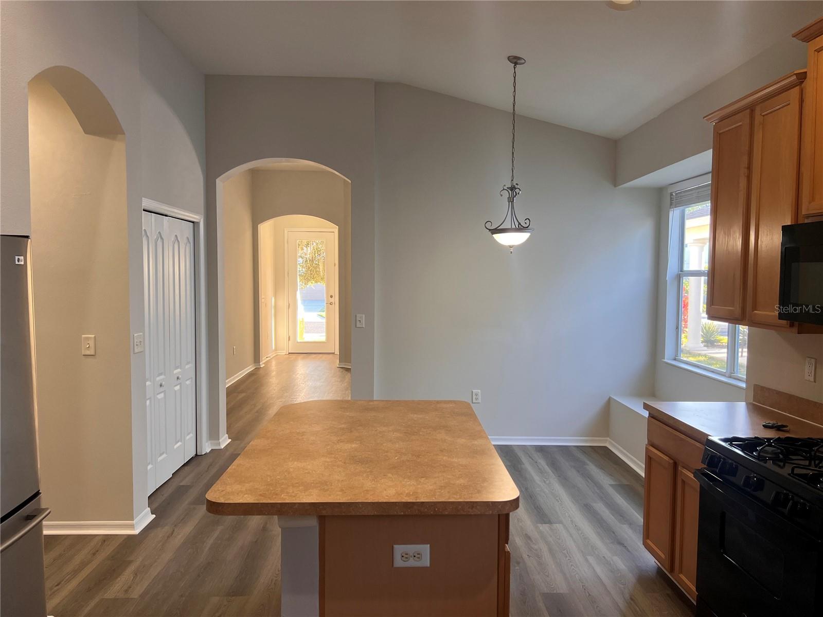 Image 8 of 26 For 1123 Napolean Way