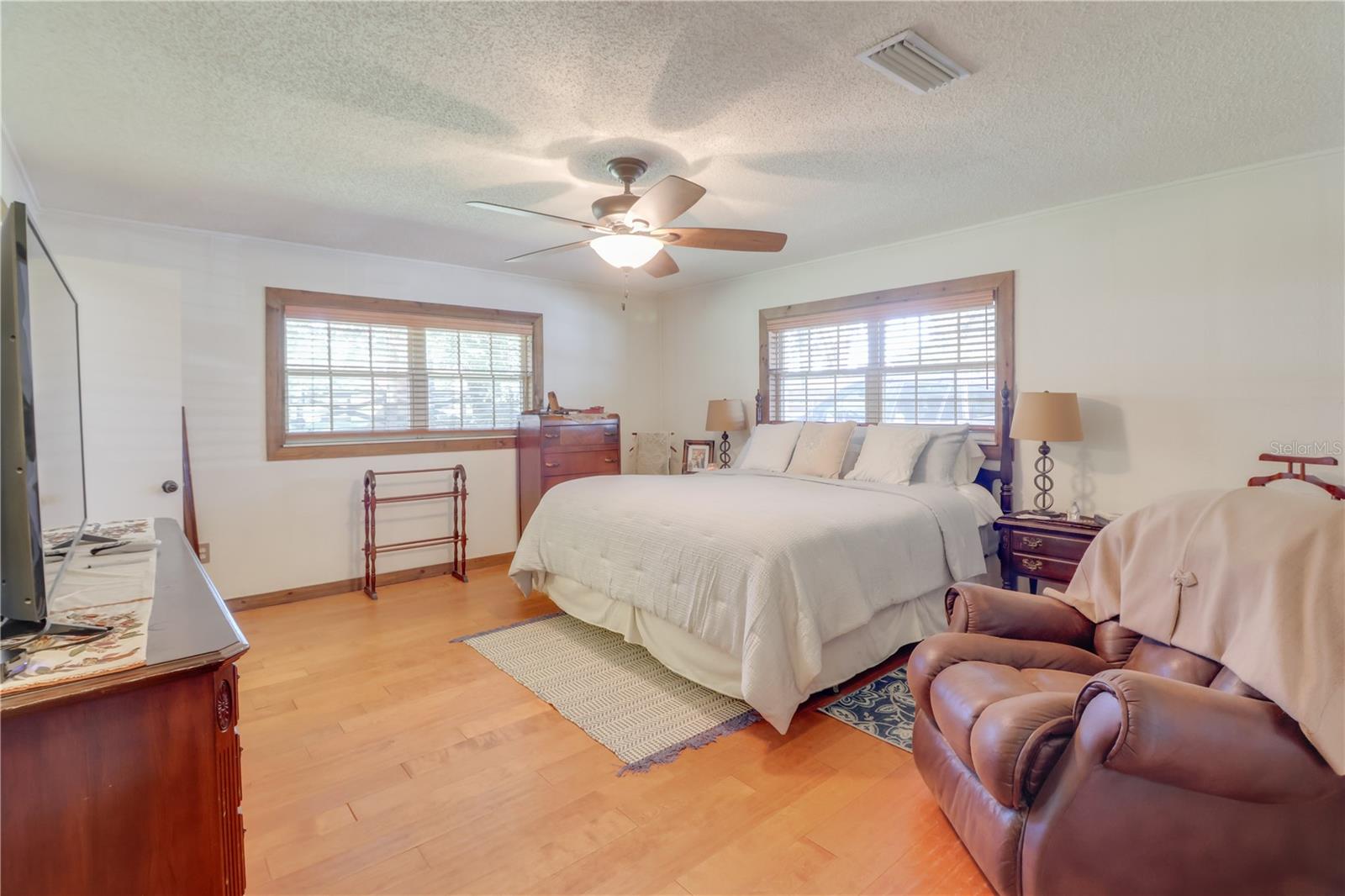 Image 13 of 45 For 1480 97