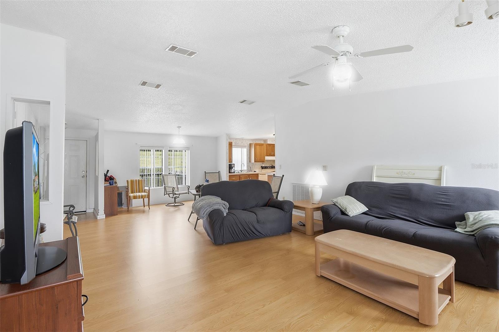 Listing photo id 8 for 16656 175th Terrace Road