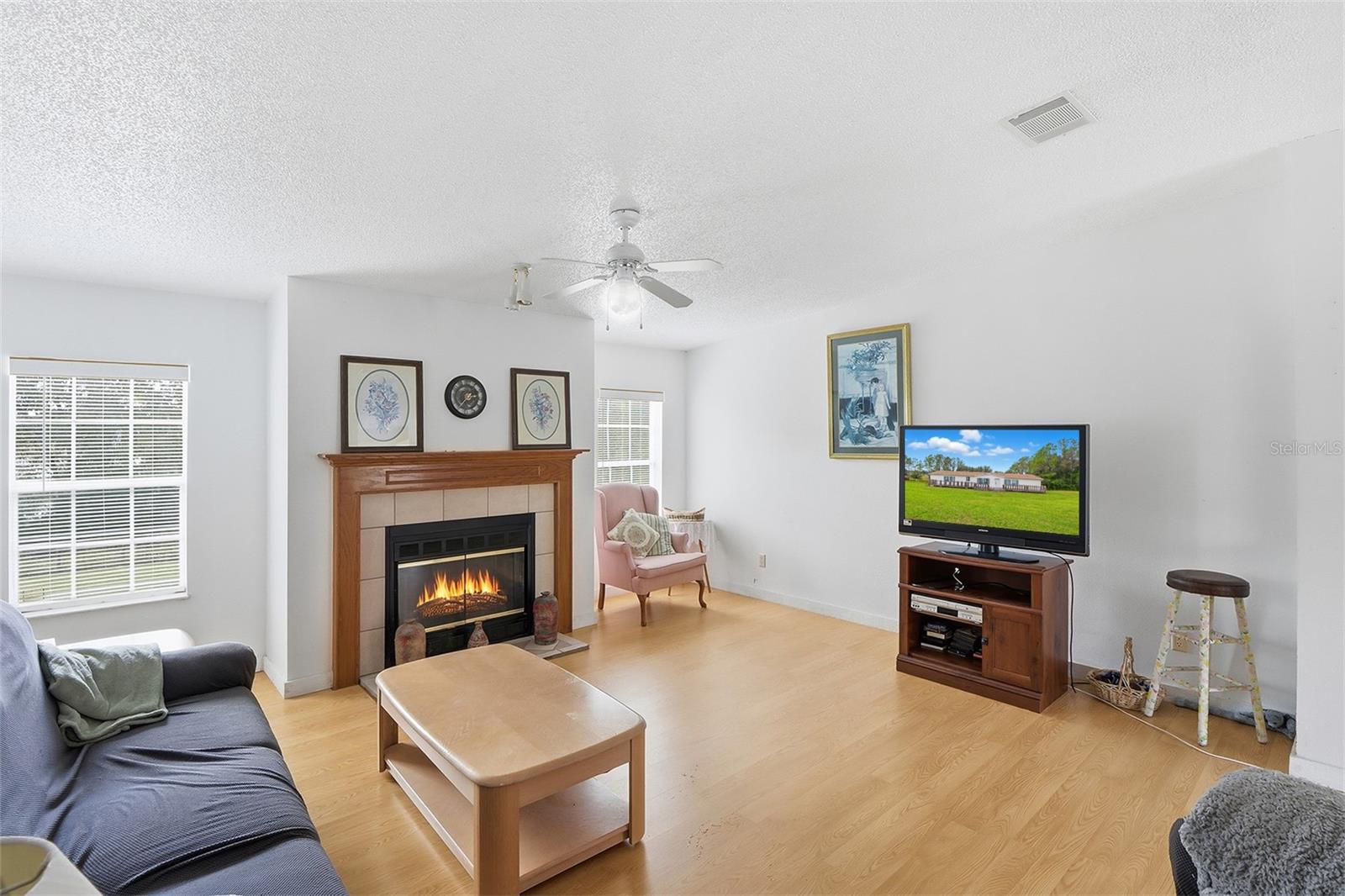 Listing photo id 10 for 16656 175th Terrace Road