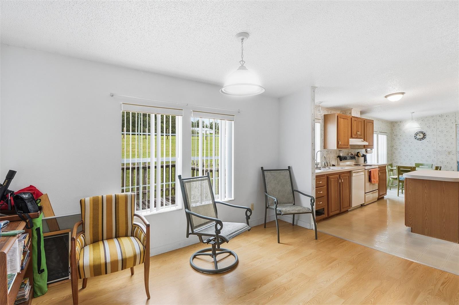 Listing photo id 11 for 16656 175th Terrace Road