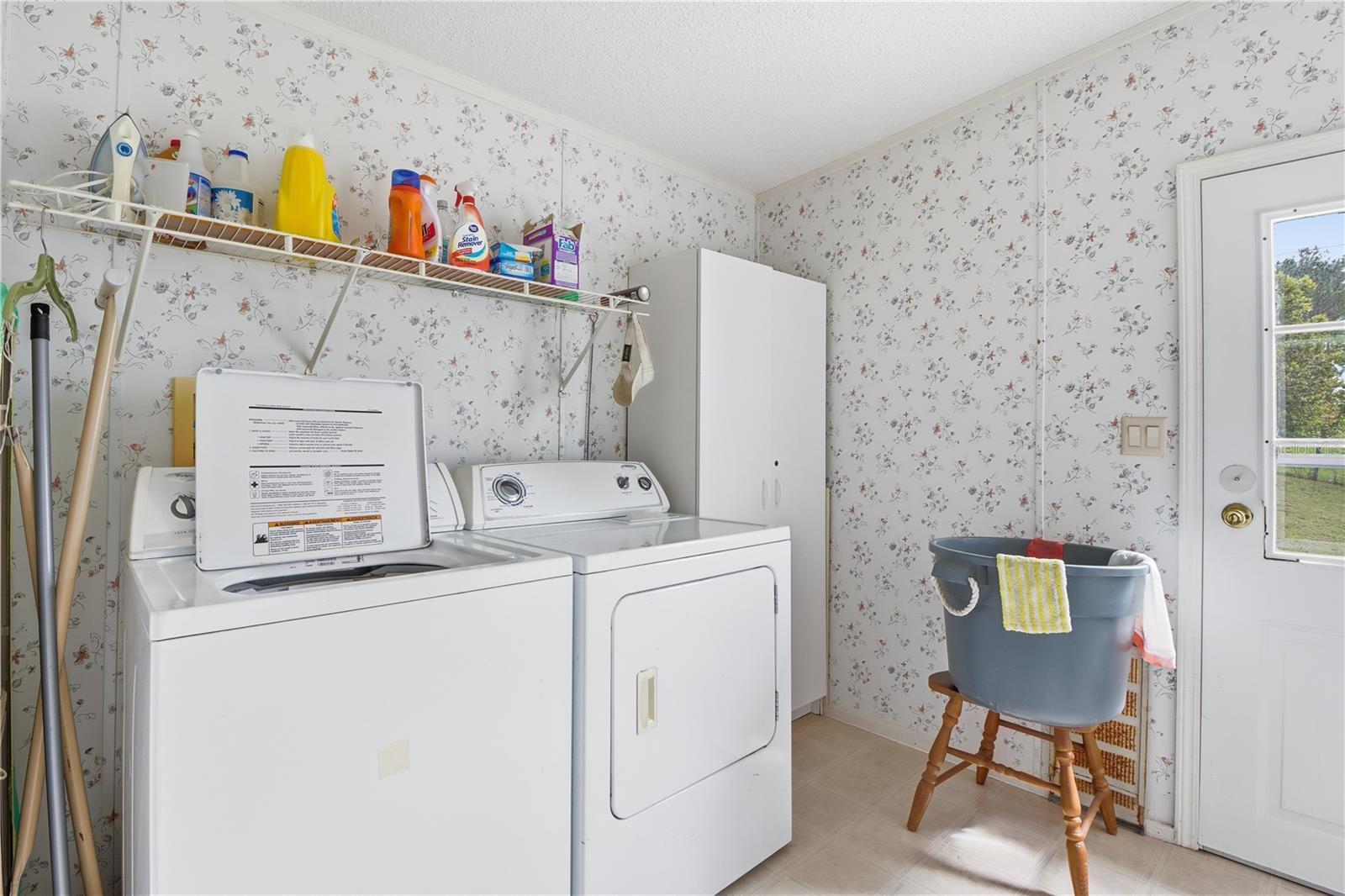 Listing photo id 17 for 16656 175th Terrace Road