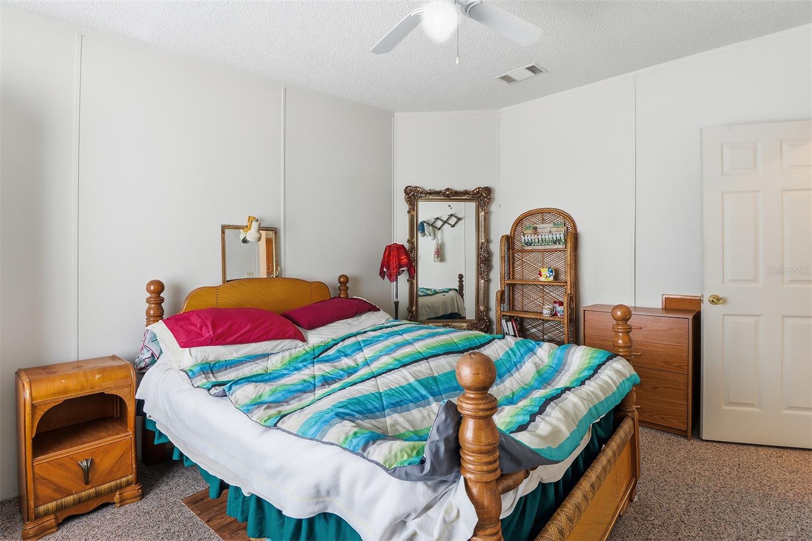 Listing photo id 24 for 16656 175th Terrace Road