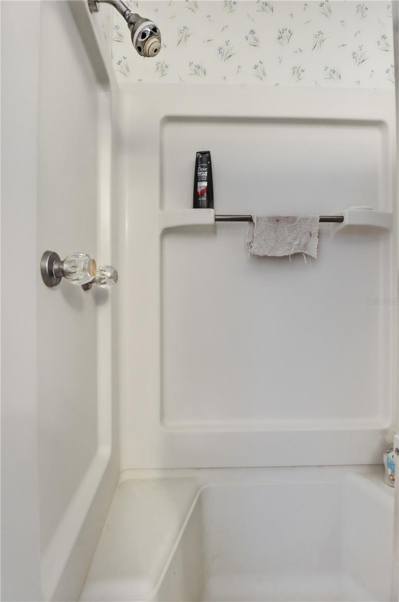 Listing photo id 33 for 16656 175th Terrace Road