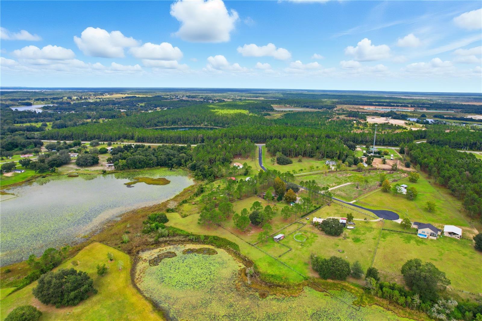 Listing photo id 37 for 16656 175th Terrace Road