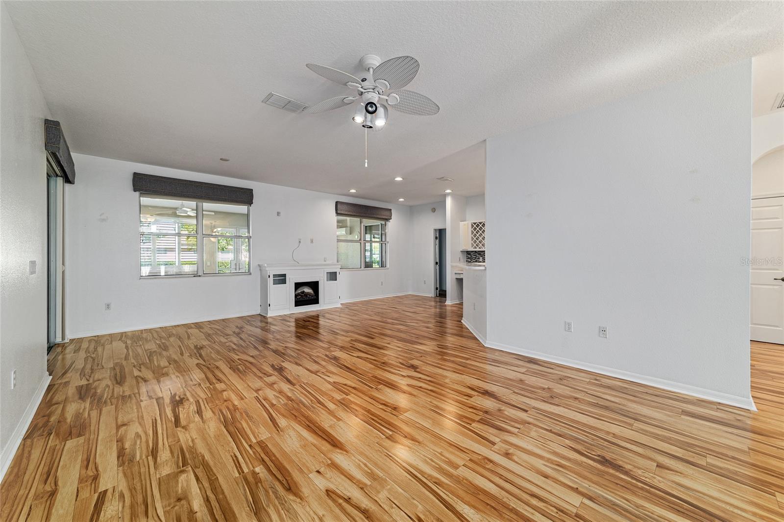 Image 5 of 31 For 8798 83rd Circle