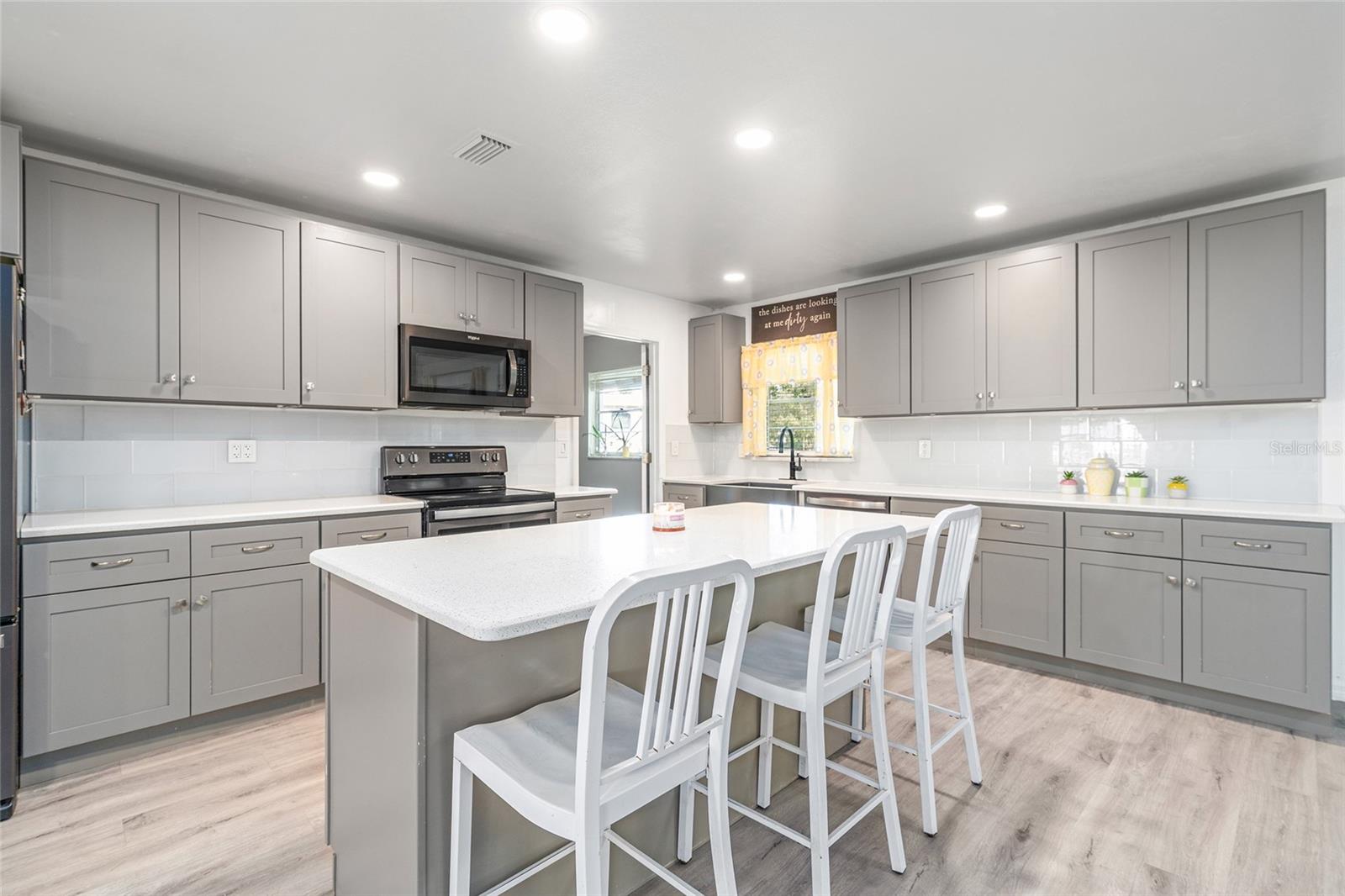 Image 13 of 49 For 15 Adams Avenue