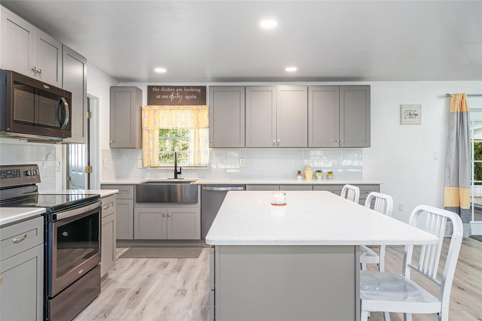 Image 14 of 49 For 15 Adams Avenue