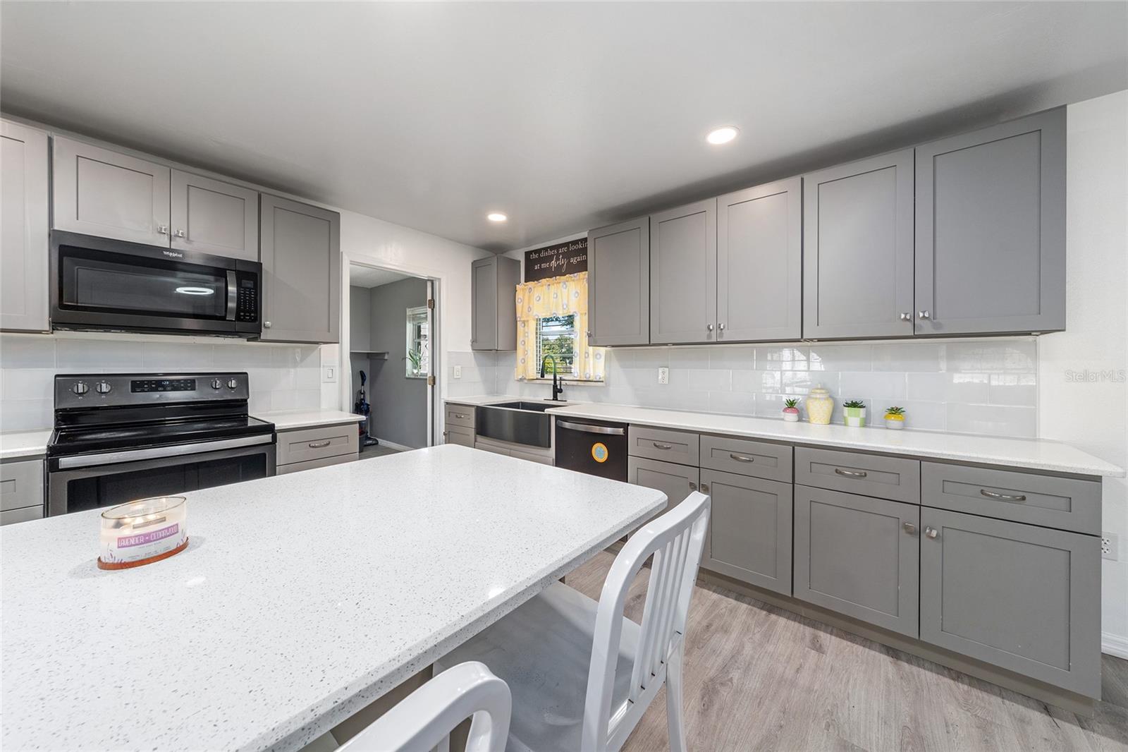 Image 16 of 49 For 15 Adams Avenue