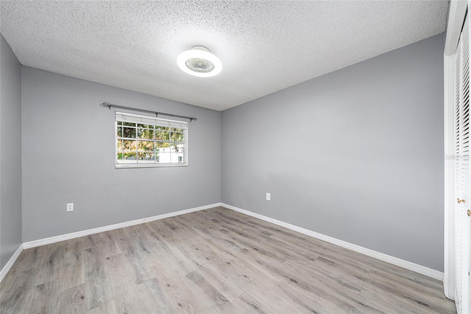 Image 23 of 49 For 15 Adams Avenue