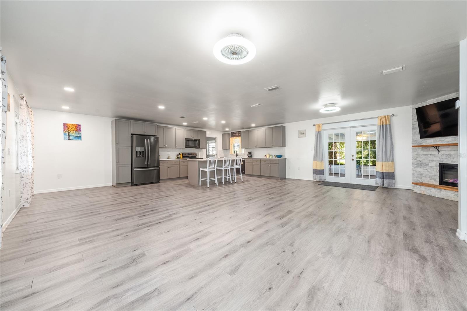 Image 4 of 49 For 15 Adams Avenue