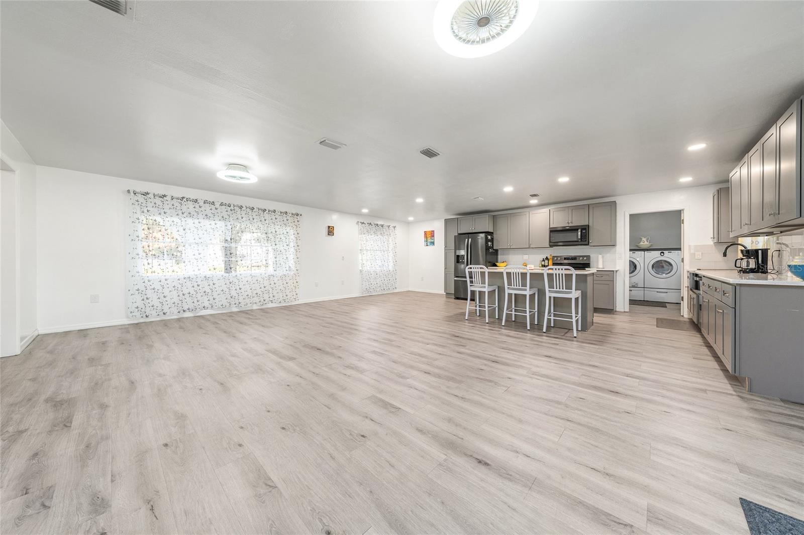 Image 5 of 49 For 15 Adams Avenue