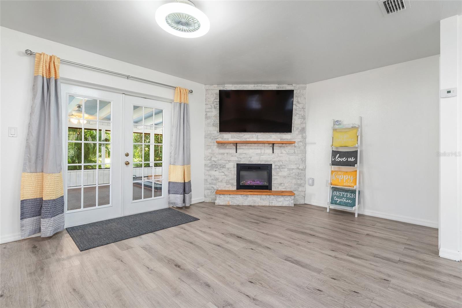 Image 8 of 49 For 15 Adams Avenue