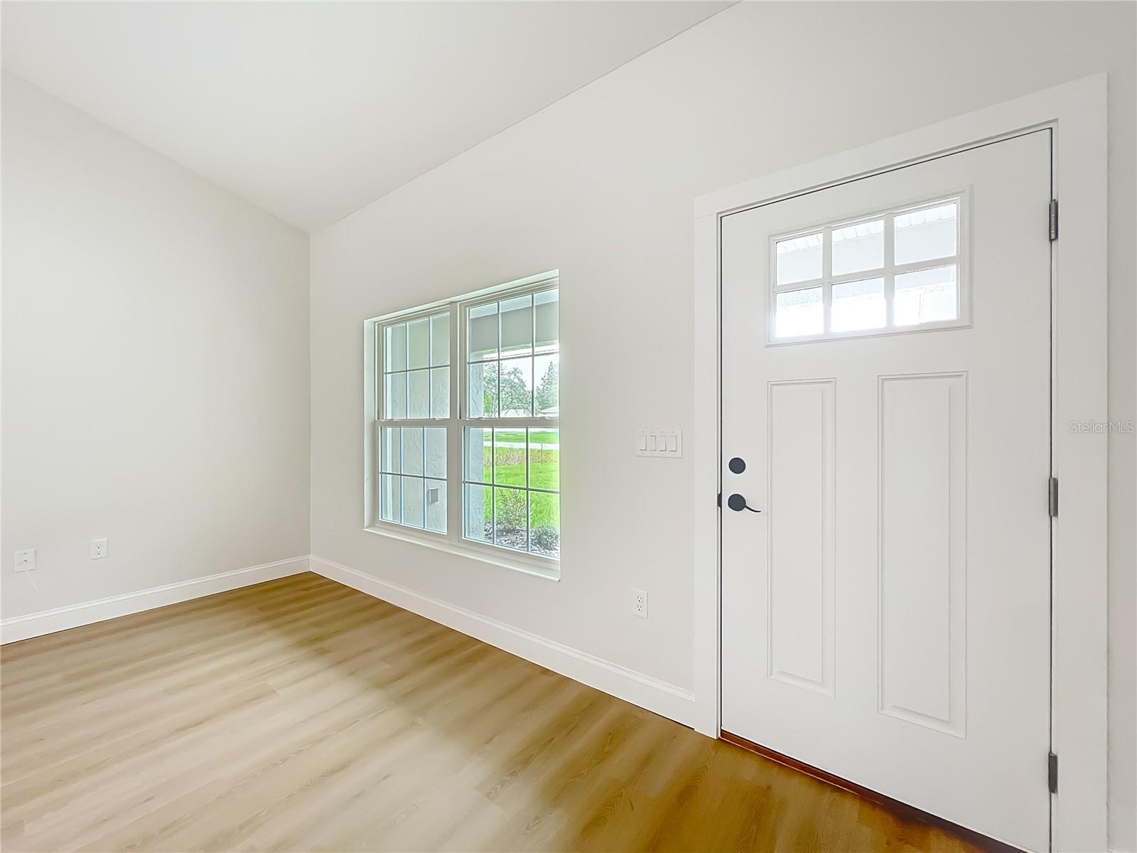 Listing photo id 12 for 6526 Earlshire Terrace