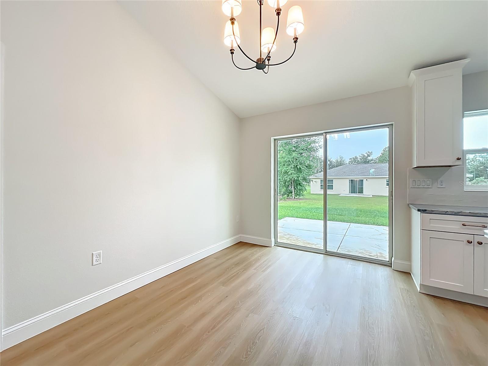 Listing photo id 16 for 6526 Earlshire Terrace