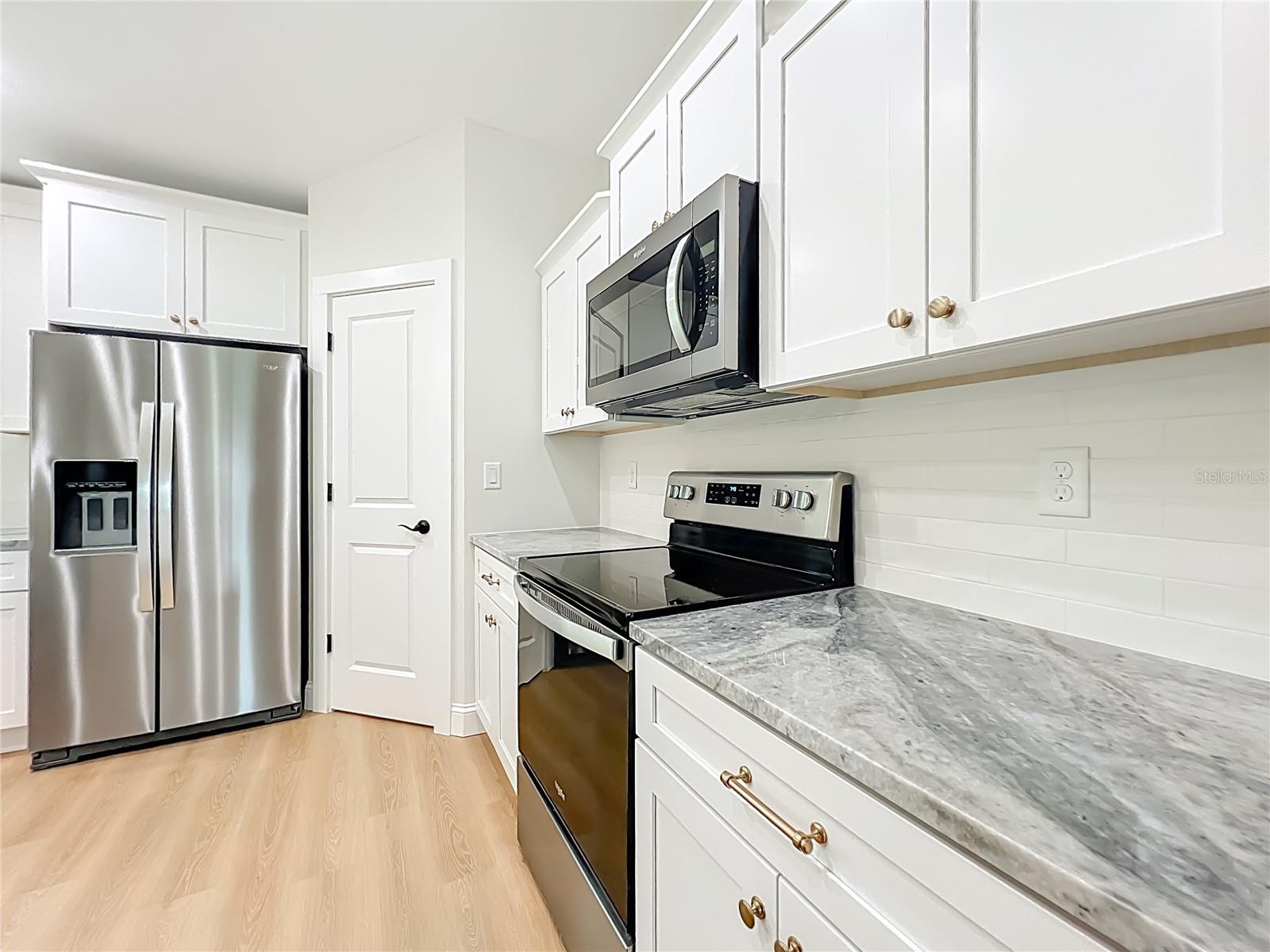 Listing photo id 26 for 6526 Earlshire Terrace