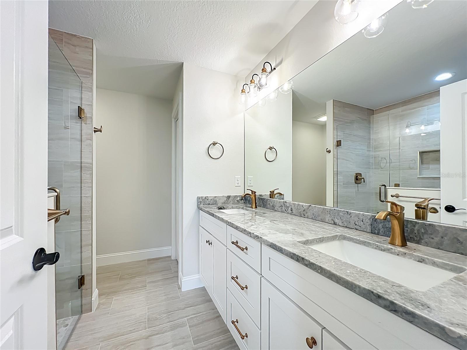 Listing photo id 42 for 6526 Earlshire Terrace